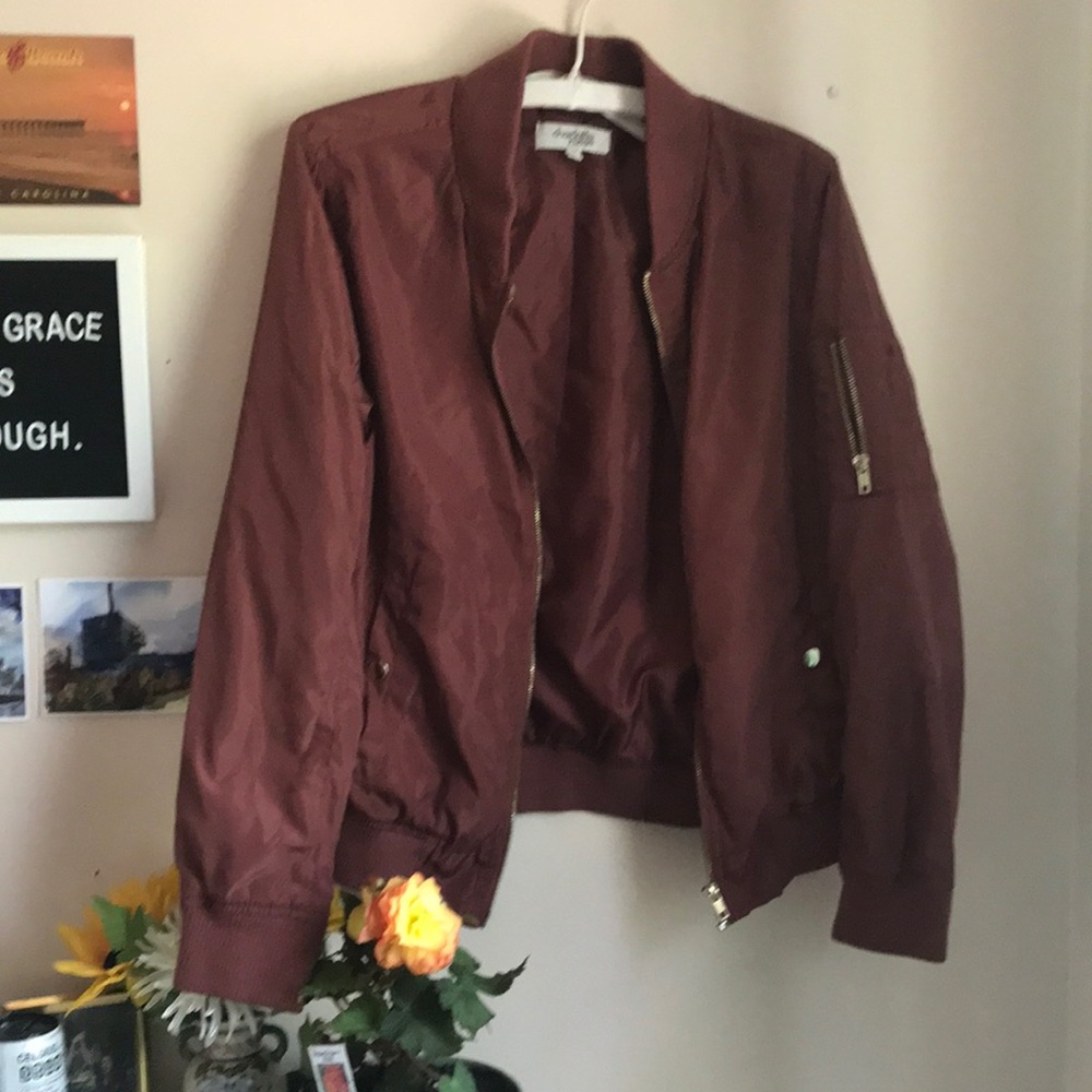 Maroon sleek jacket